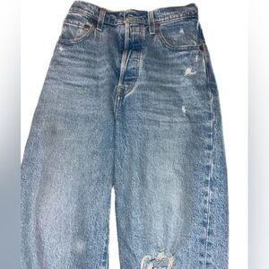 LEVIS HIGH RISE RIPPED WOMENS JEANS size 2 medium wash